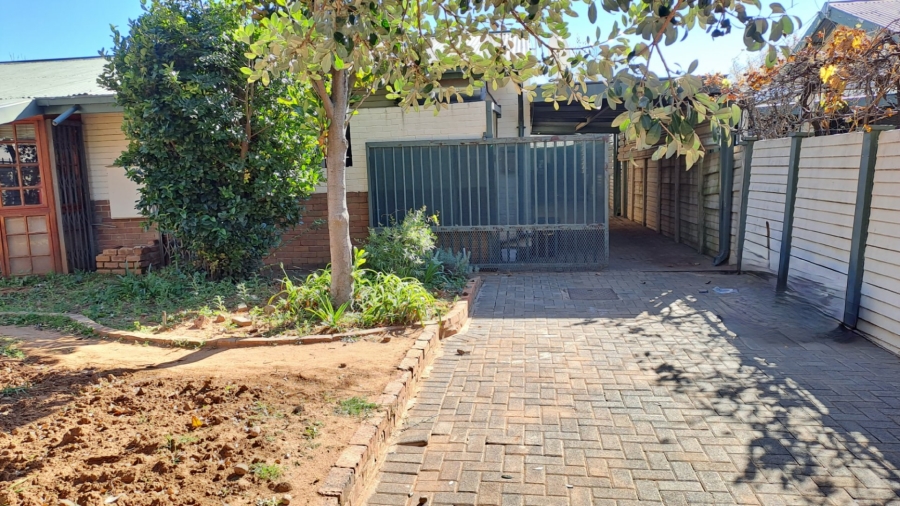 14 Bedroom Property for Sale in Universitas Free State